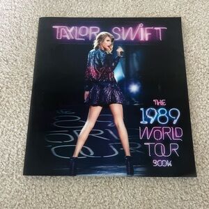 Taylor Swift 1989 World Tour Book - Black and Purple